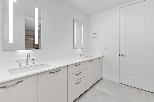 Bathroom, Dual Sink Vanities, Interior, Recessed Lighting