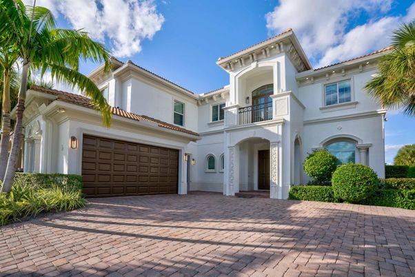 Attached, Exterior, Facade, Mediterranean