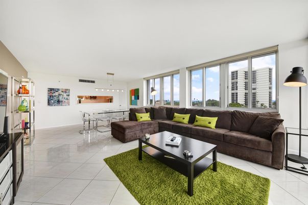 Dining room, Interior, Living room, Pendant Lights