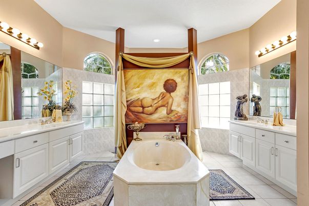 Bathroom, Dual Sink Vanities, Interior, Recessed Lighting