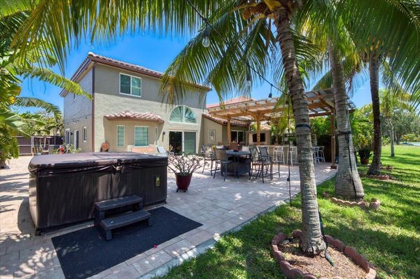 Backyard, Exterior, Hot Tub