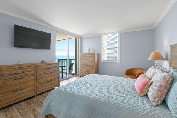 Bedroom, Interior, Water, Wood Texture Flooring