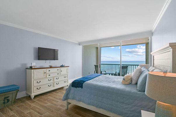 Bedroom, Interior, Water, Wood Texture Flooring