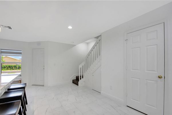 Empty room, Interior, Marble, Recessed Lighting