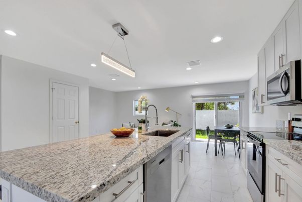 Dining room, Interior, Kitchen, Marble, Pendant Lights, Recessed Lighting