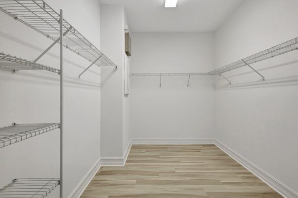 Interior, Walk-in Closets, Wood Texture Flooring