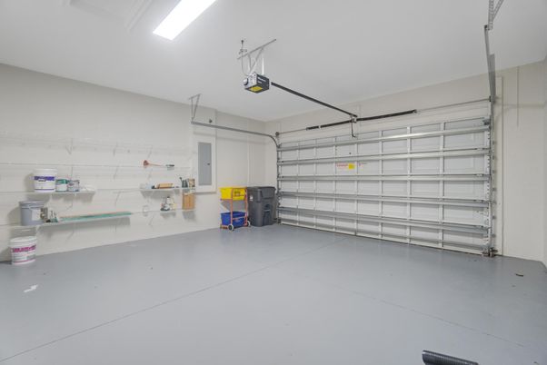 Garage, Interior