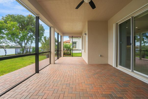 Interior, Sun Room, Water