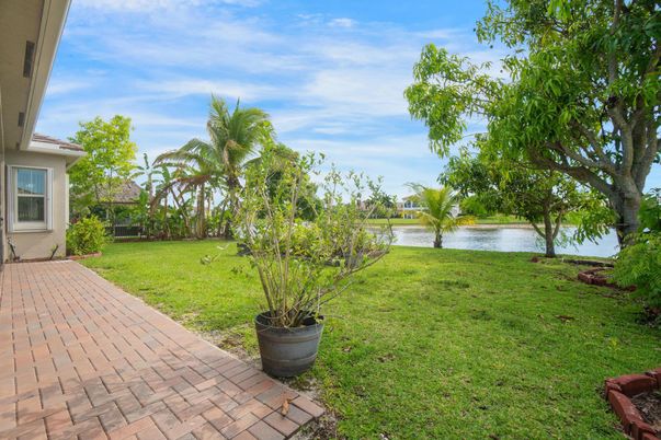 Backyard, Exterior, Lake