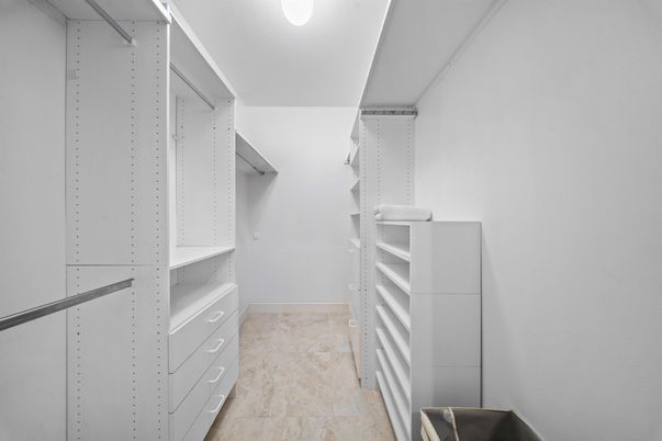 Interior, Walk-in Closets