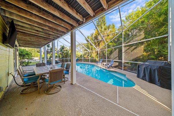 Glass Ceilings, Interior, Pool, Sun Room, Wooden Beams
