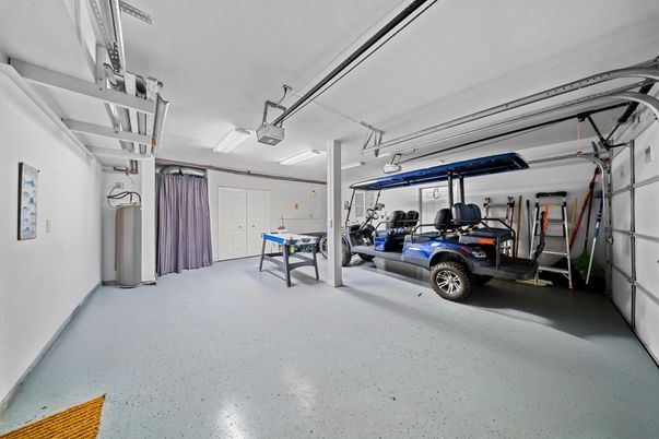 Garage, Interior