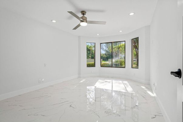 Empty room, Interior, Marble, Recessed Lighting