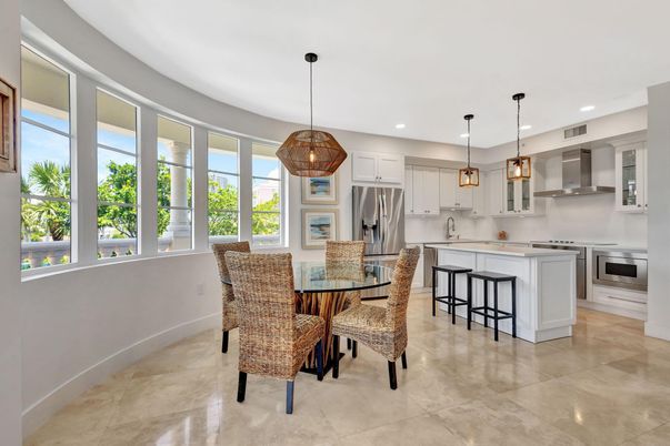 Dining room, Interior, Kitchen, Pendant Lights, Recessed Lighting, Stainless Steel Appliances