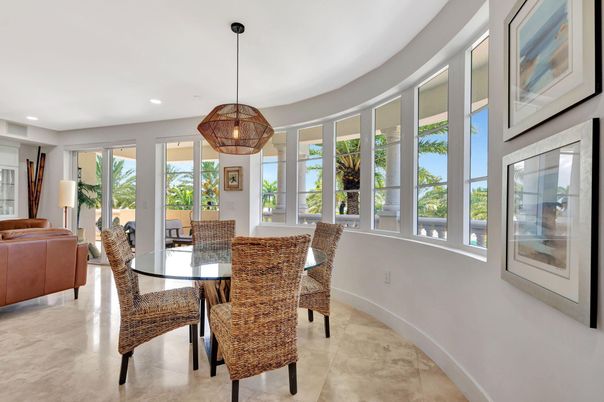 Dining room, Interior, Living room, Pendant Lights, Recessed Lighting