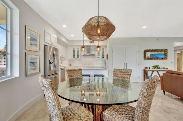 Dining room, Interior, Kitchen, Pendant Lights, Recessed Lighting, Stainless Steel Appliances