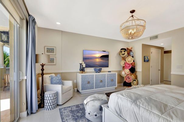 Bedroom, Chandelier, Interior, Recessed Lighting