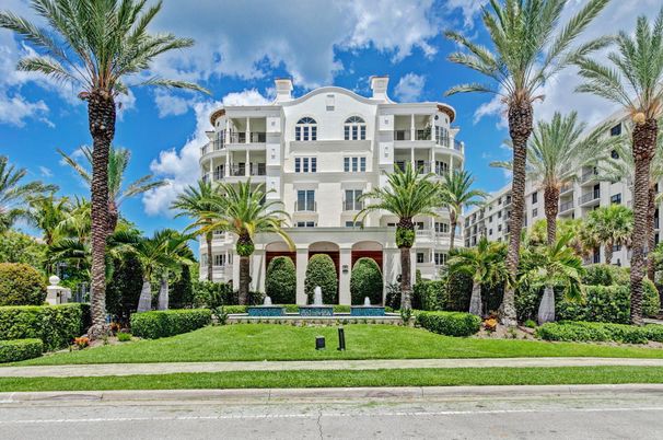 Exterior, Facade, Condo Building