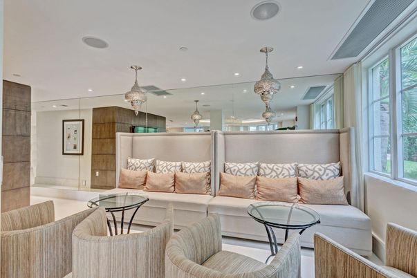 Interior, Living room, Pendant Lights, Recessed Lighting