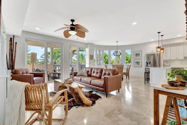 Dining room, Interior, Kitchen, Living room, Pendant Lights, Recessed Lighting, Stainless Steel Appliances