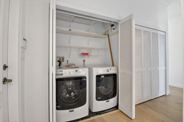 Interior, Utility Closets, Washer, Wood Texture Flooring