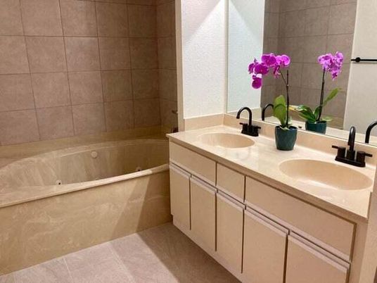 Bathroom, Dual Sink Vanities, Interior