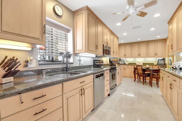 Dining room, Interior, Kitchen, Recessed Lighting