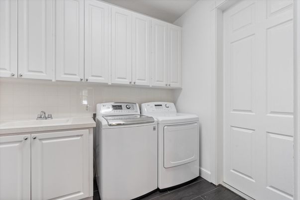 Interior, Washer, Wood Texture Flooring