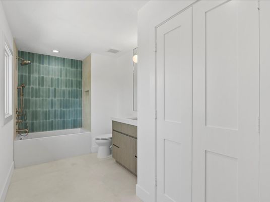 Bathroom, Interior, Recessed Lighting