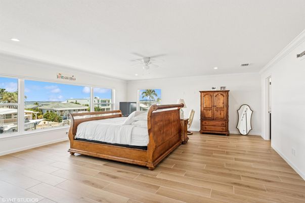 Bedroom, Interior, Recessed Lighting, Water, Wood Texture Flooring