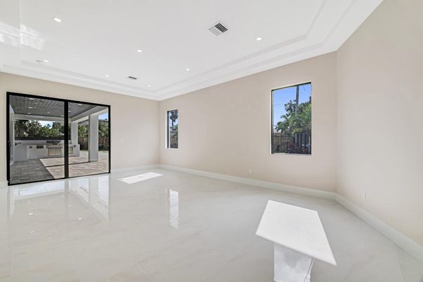 Empty room, Interior, Recessed Lighting