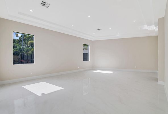 Empty room, Interior, Recessed Lighting