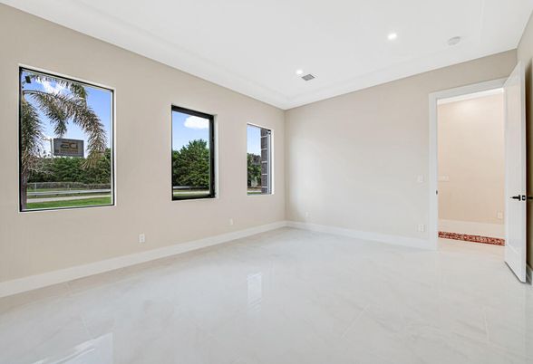 Empty room, Interior, Recessed Lighting