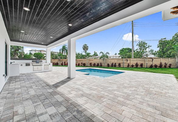 Exterior, Pool