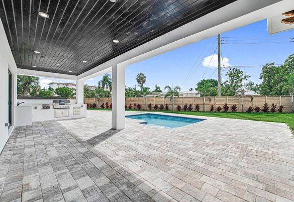 Exterior, Pool