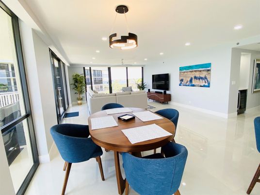 Dining room, Interior, Living room, Pendant Lights, Recessed Lighting