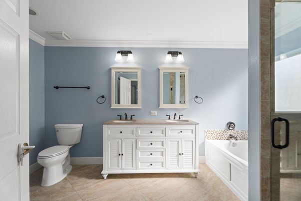 Bathroom, Dual Sink Vanities, Interior