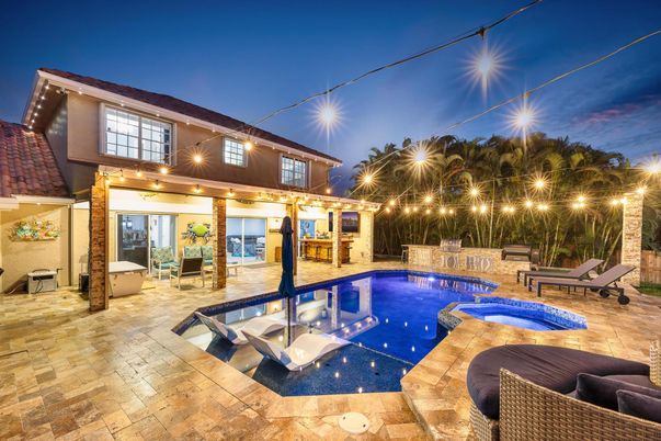 Exterior, Pool