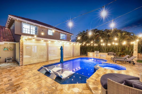 Exterior, Pool