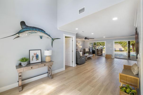 Interior, Recessed Lighting, Wood Texture Flooring