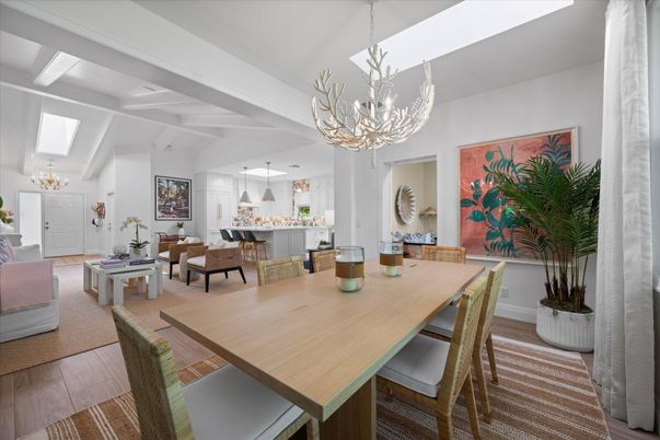 Chandelier, Dining room, Interior, Living room, Pendant Lights, Wood Texture Flooring