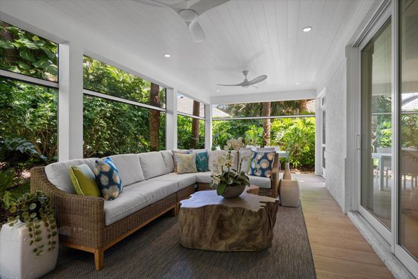 Interior, Living room, Recessed Lighting, Sun Room, Wood Texture Flooring