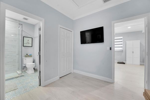 Bathroom, Interior, Recessed Lighting, Wood Texture Flooring