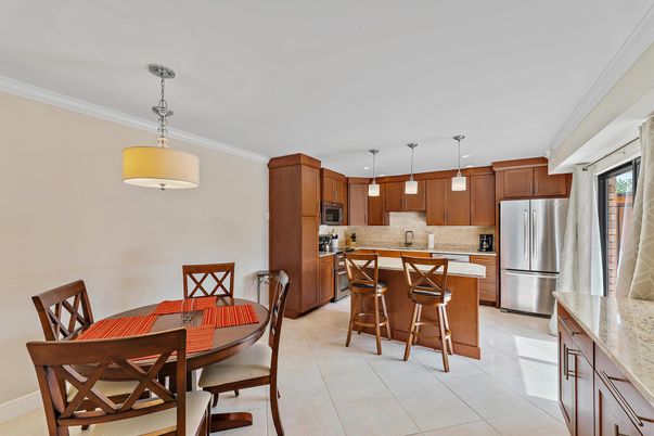 Dining room, Interior, Kitchen, Pendant Lights, Stainless Steel Appliances