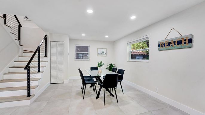 Dining room, Interior, Recessed Lighting