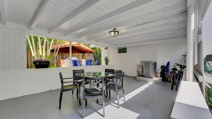 Dining room, Interior