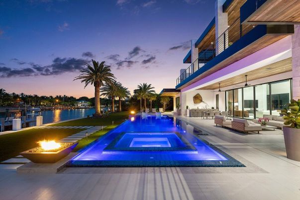 Exterior, Pool, Water