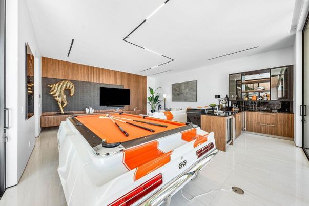 Game Room, Interior, Recessed Lighting