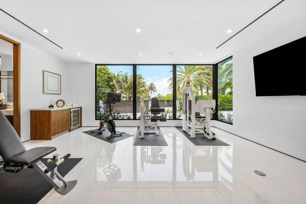 Fitness Equipment, Interior, Recessed Lighting