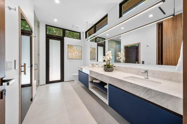 Bathroom, Dual Sink Vanities, Interior, Pendant Lights, Recessed Lighting